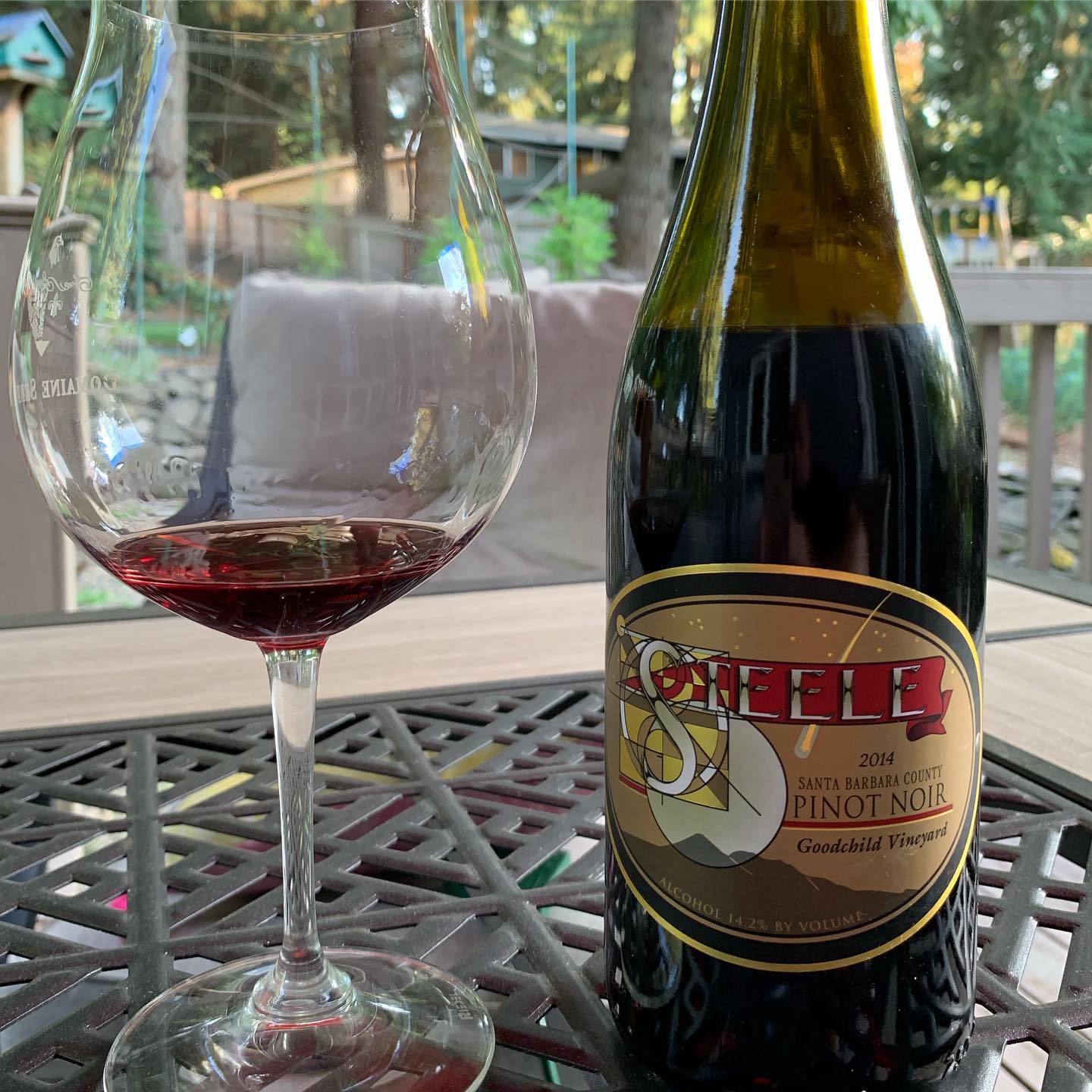 Not all pinots are created equal and how dare I cheat on Oregon Pinots 😳😳😳 🍷