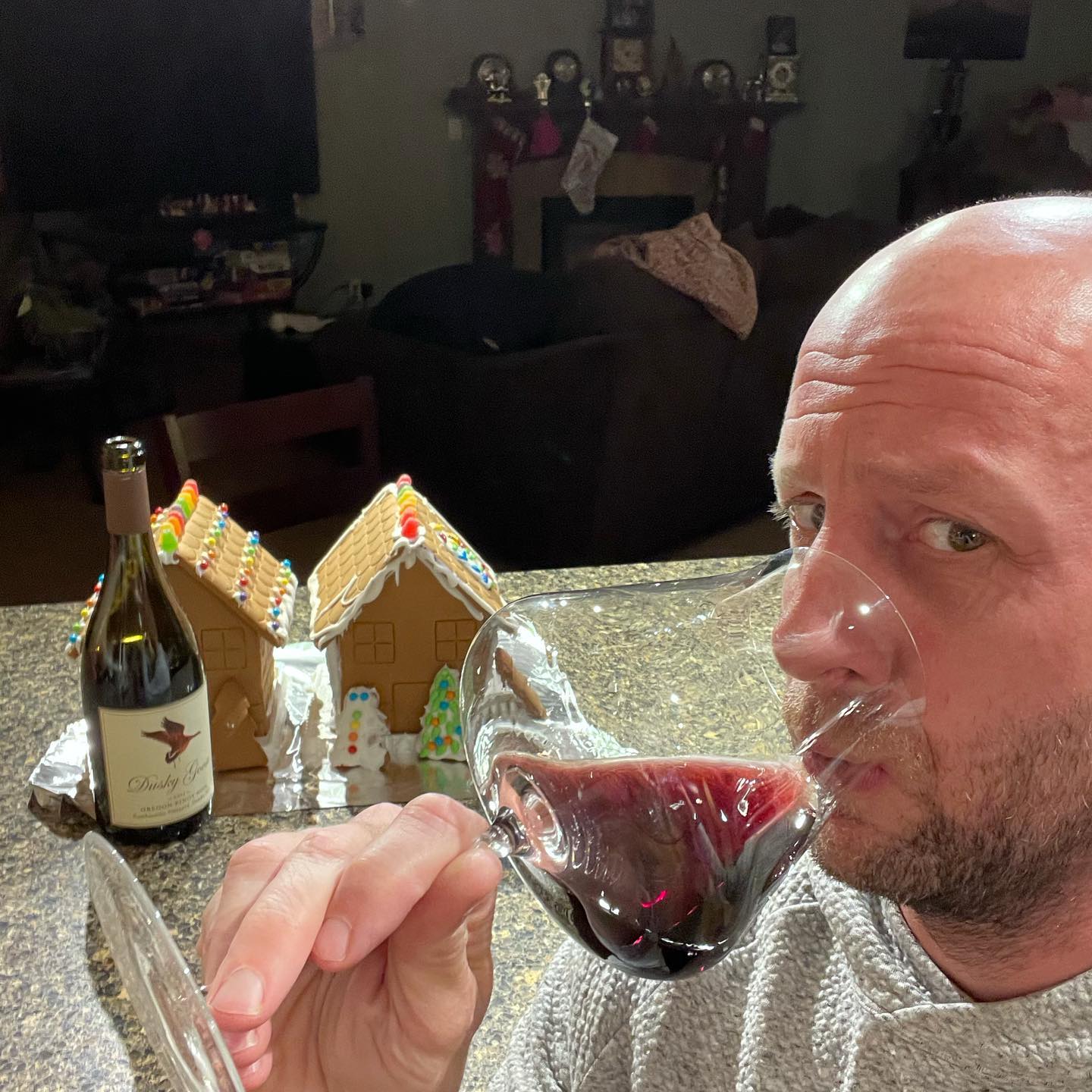 A little gingerbread house decorating with a 2015 Rambouillet Vineyard from @duskygoose…